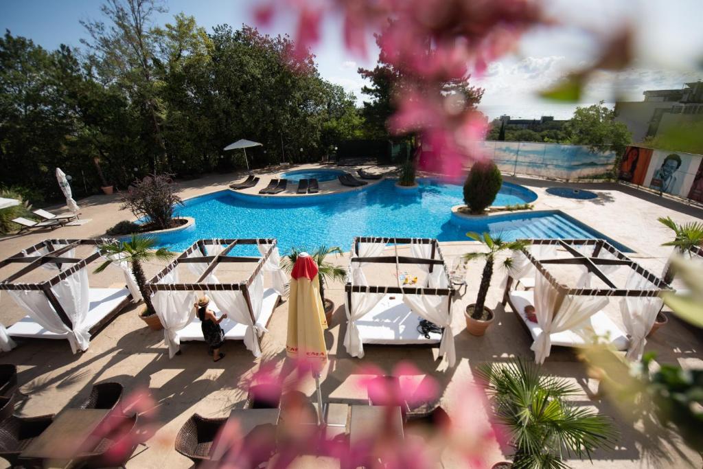 Hotel Apollo piscina